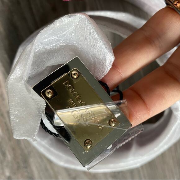 DOLCE & GABBANA Red Pebbled Leather Logo Plate Gold Thin Belt OS NWT - Picture 4 of 6